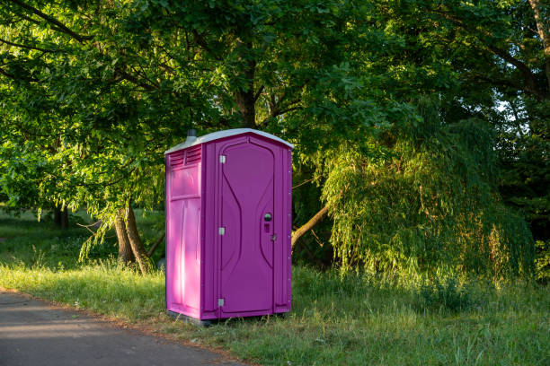 Portable Toilet Options We Offer in Elkhart, TX